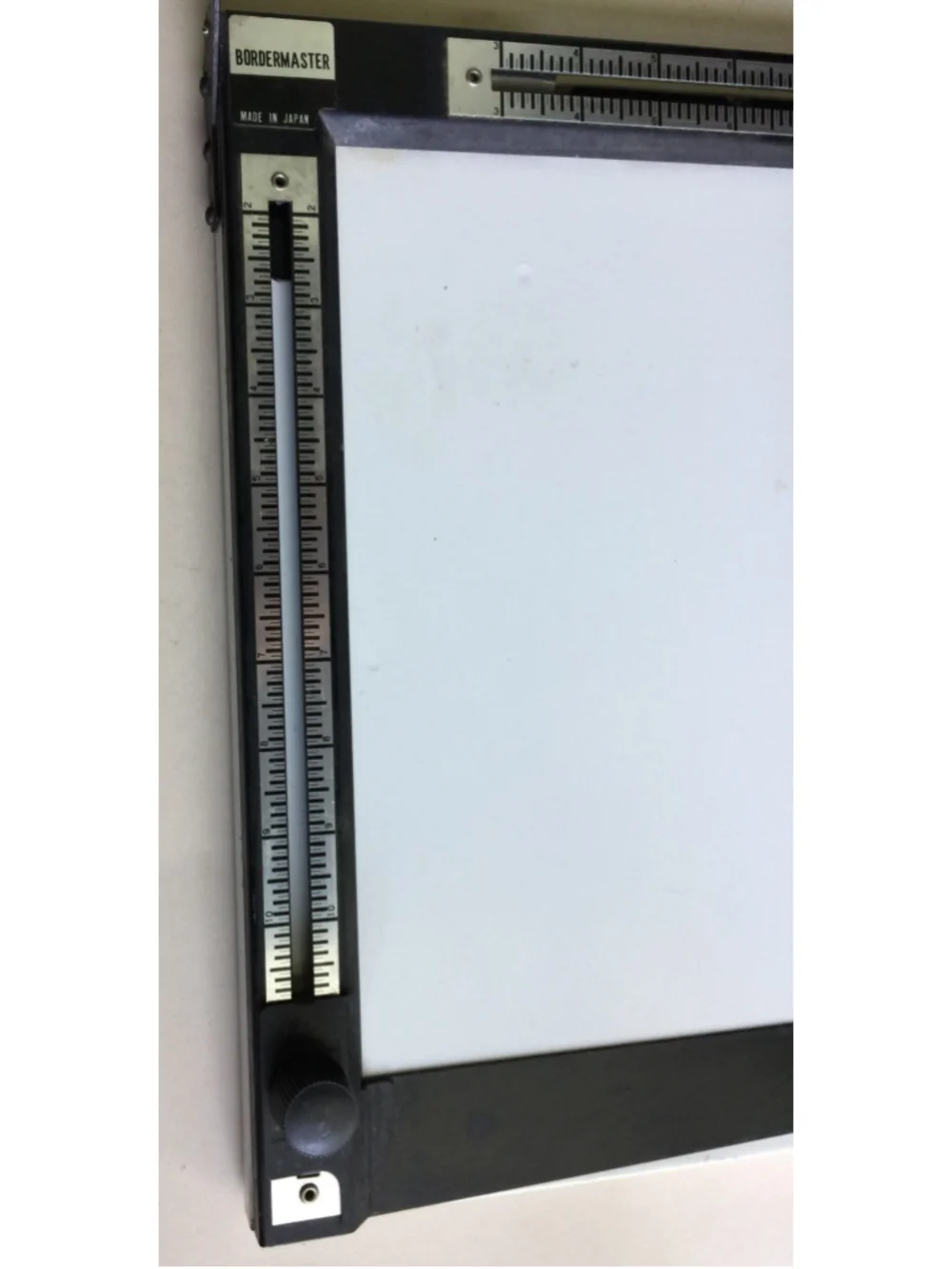 Bordermaster 17x14 Adjustable Darkroom Easel 2-Blade, Clean